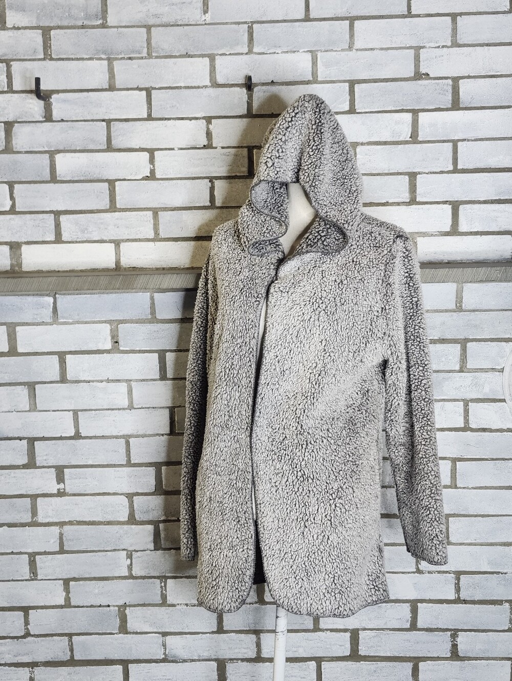 • Pink Victoria's Secret Long Sleeve Hooded Sherpa Open Cardigan Size XS Gray